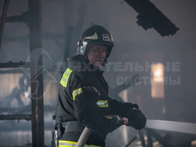 Ликвидация пожара на рынке по адресу г. Москва, ул. Щорса, вл. 5б